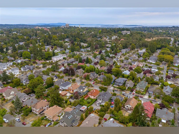 625 Harbinger Avenue, Victoria, BC, V8V 4H9 - 66