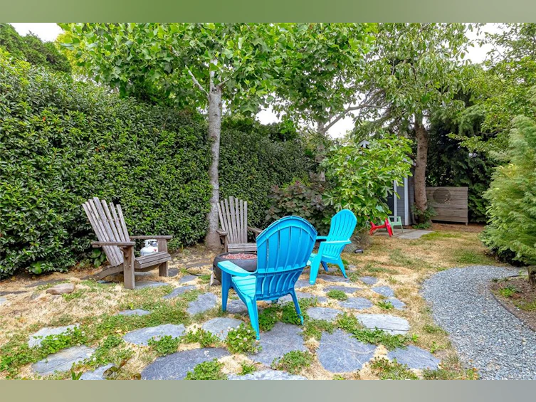 625 Harbinger Avenue, Victoria, BC, V8V 4H9 - 56