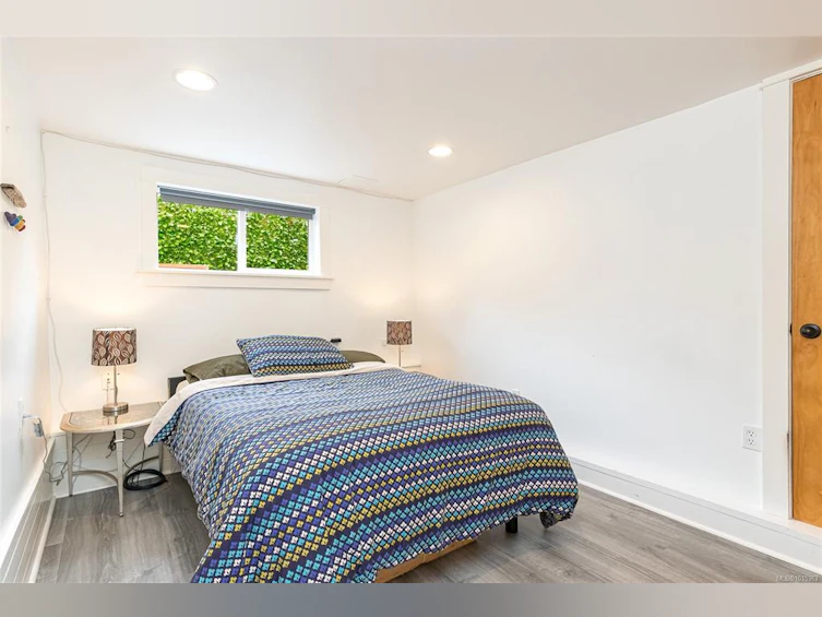 625 Harbinger Avenue, Victoria, BC, V8V 4H9 - 18