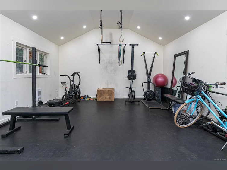 625 Harbinger Avenue, Victoria, BC, V8V 4H9 - 50