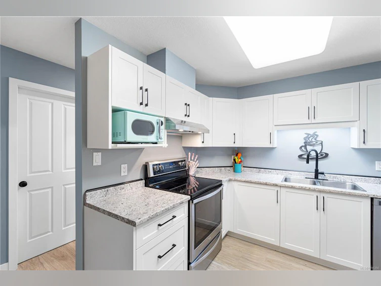 108-335 W Hirst Avenue, Parksville, BC, V9P 2R5 - 2