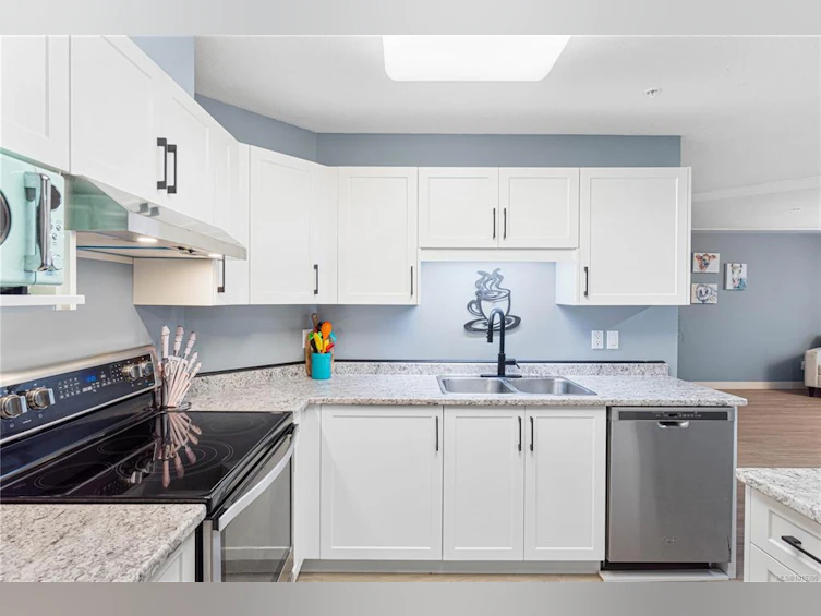108-335 W Hirst Avenue, Parksville, BC, V9P 2R5 - 18