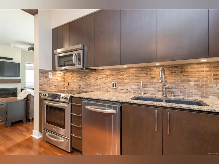 302-1395 Bear Mountain Pkwy, Langford, BC, V9B 0E1 - 18