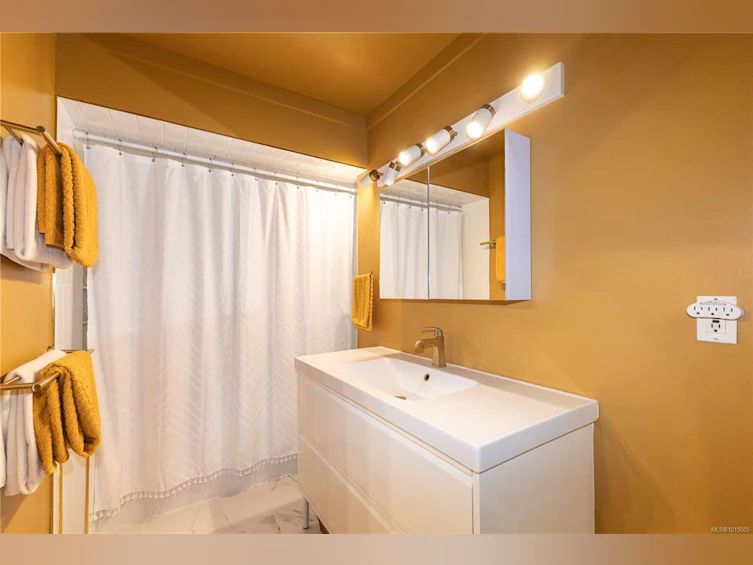 126 Cliffe Avenue, Courtenay, BC, V9N 2H5 - 26