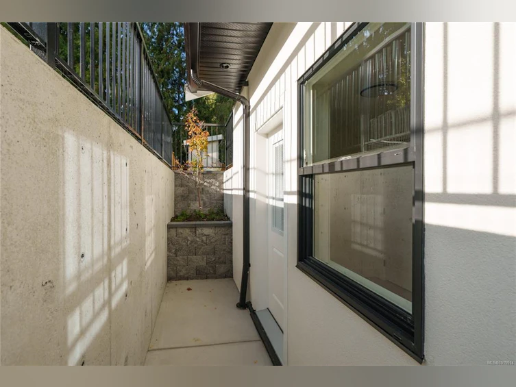 1772 Chandler Avenue, Victoria, BC, V8S 1N6 - 31