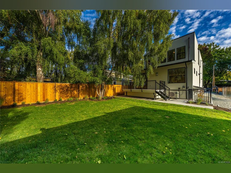 1772 Chandler Avenue, Victoria, BC, V8S 1N6 - 44