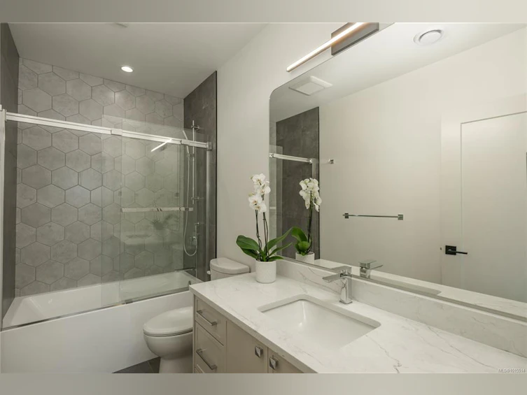 1772 Chandler Avenue, Victoria, BC, V8S 1N6 - 27