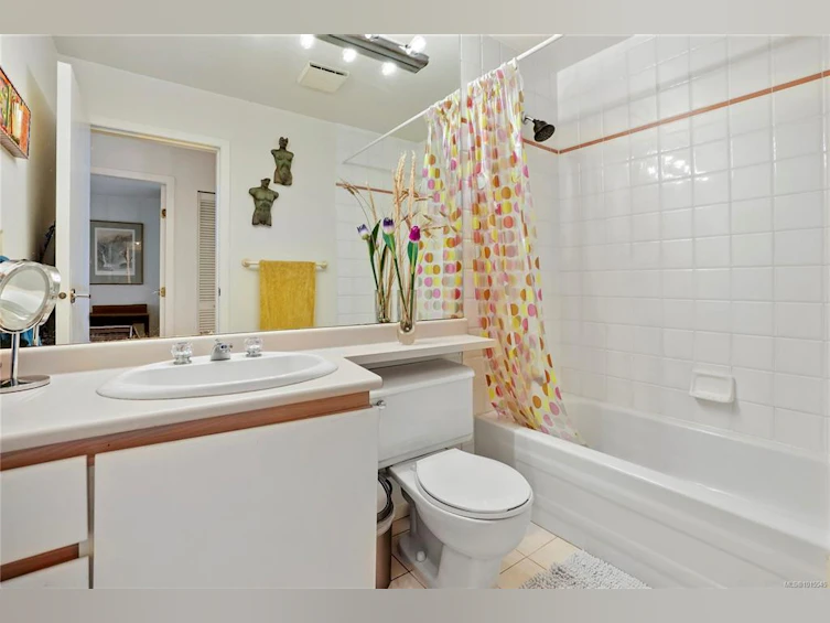250-188 Douglas Street, Victoria, BC, V8V 2P1 - 14