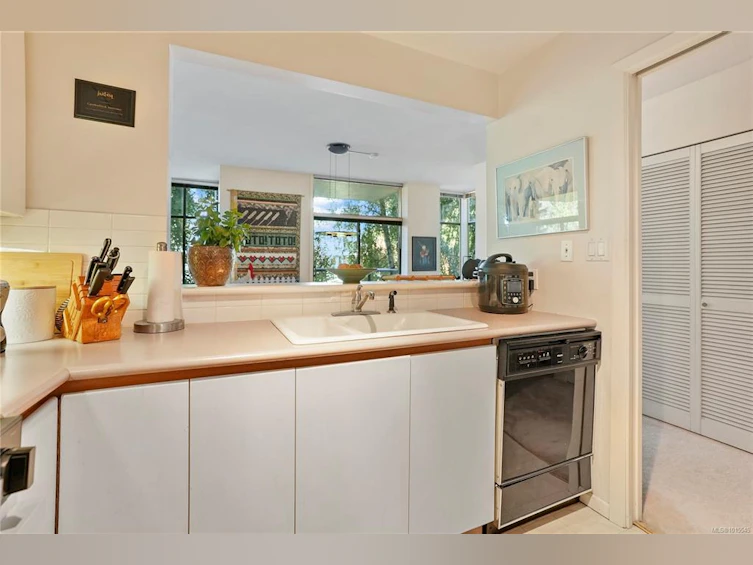 250-188 Douglas Street, Victoria, BC, V8V 2P1 - 8