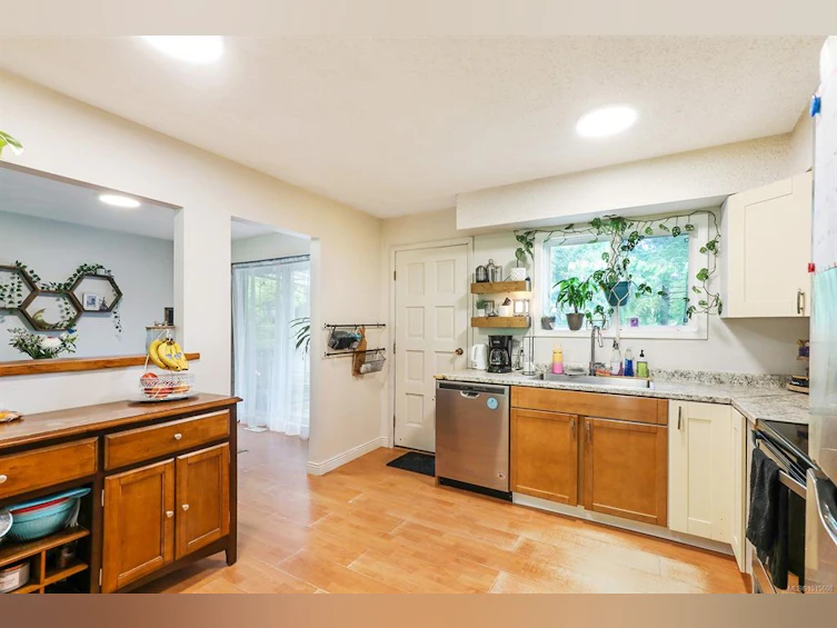 2046 Tull Avenue, Courtenay, BC, V9N 5P6 - 11
