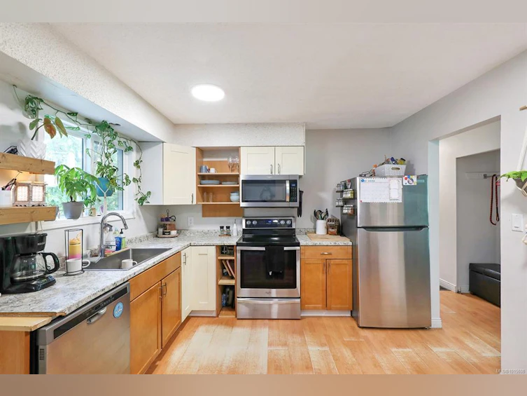 2046 Tull Avenue, Courtenay, BC, V9N 5P6 - 10