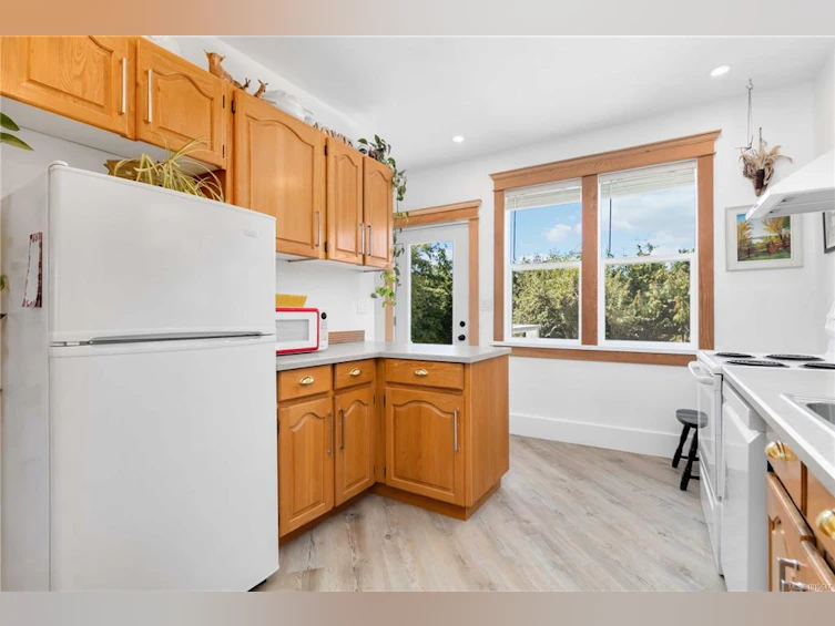 149 W Maddock Avenue, Saanich, BC, V9A 1G2 - 17