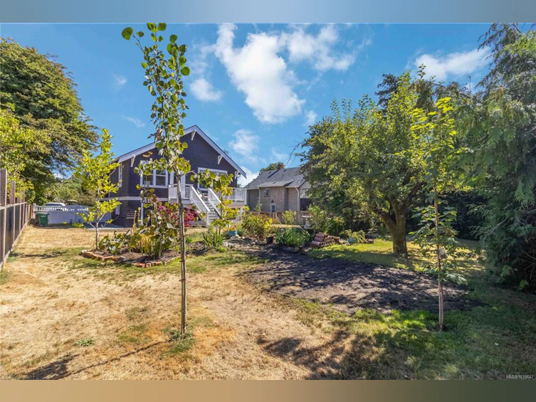 149 W Maddock Avenue, Saanich, BC, V9A 1G2 - 38