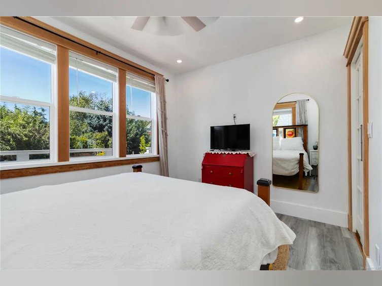149 W Maddock Avenue, Saanich, BC, V9A 1G2 - 26