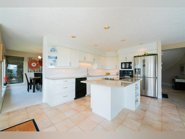 3689 Glen Oaks Drive, Nanaimo, BC, V9T 5A1 - 5
