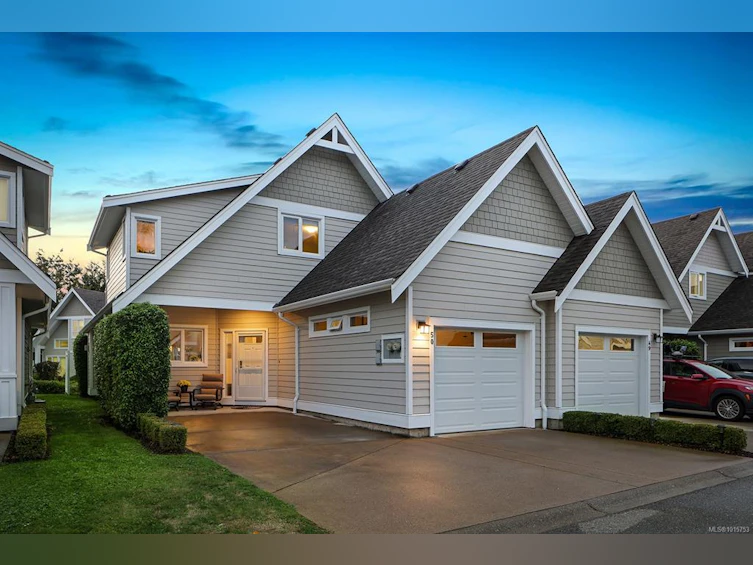 50-700 Lancaster Way, Comox, BC, V9M 4J3