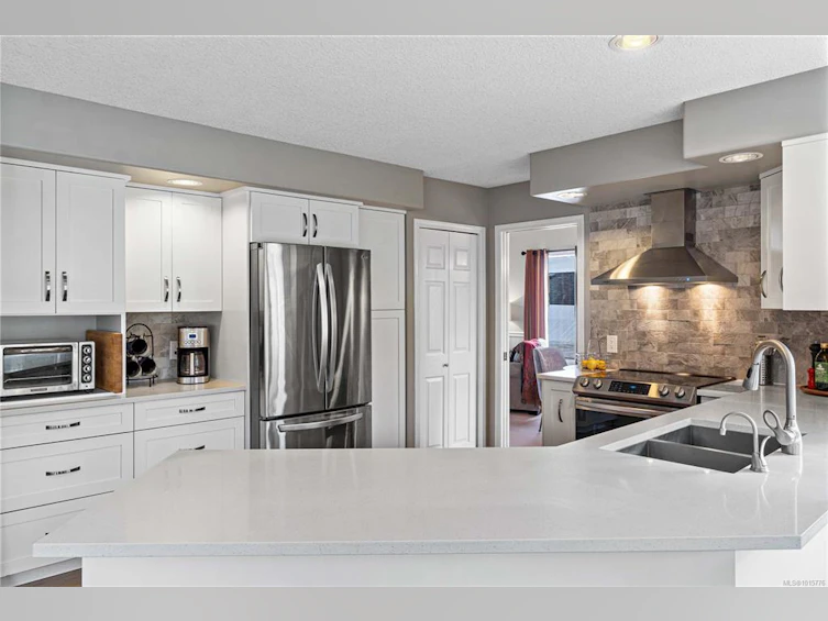 6123 Janelle Place, Nanaimo, BC, V9V 1M7 - 2