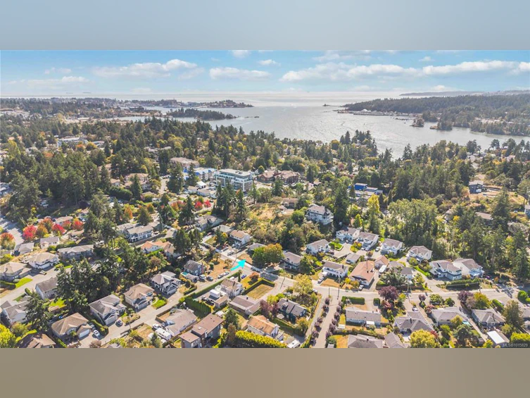 12 Jedburgh Road, View Royal, BC, V9B 1K8 - 3