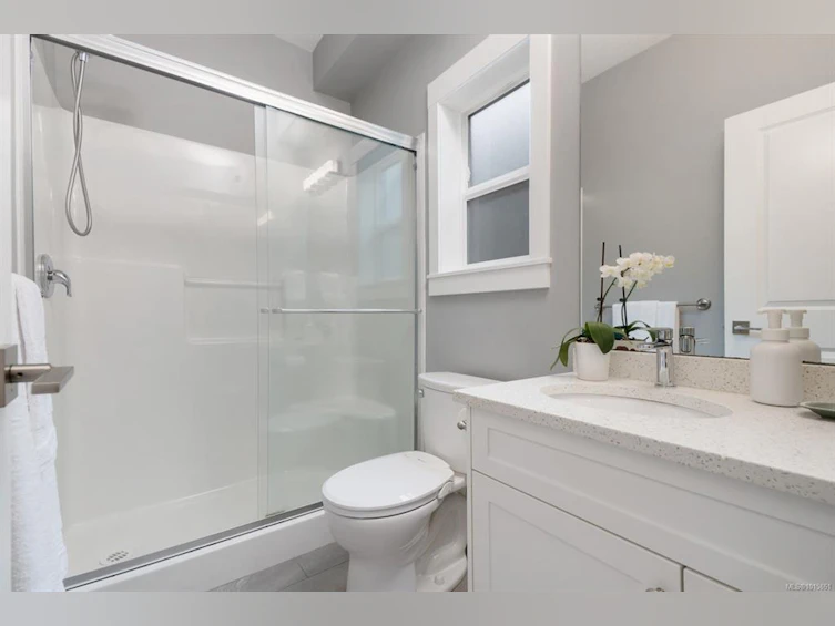 370 Cordan Street, Nanaimo, BC, V9R 0H9 - 9