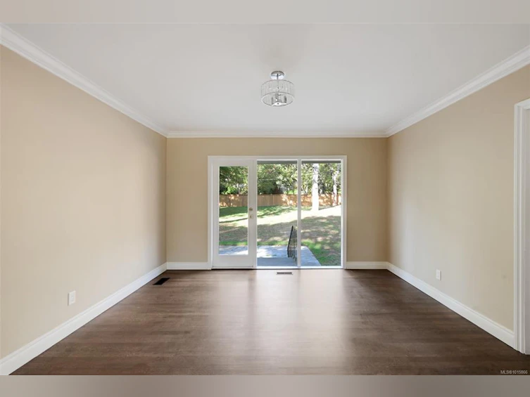 3160 Midland Road, Oak Bay, BC, V8R 6E9 - 11