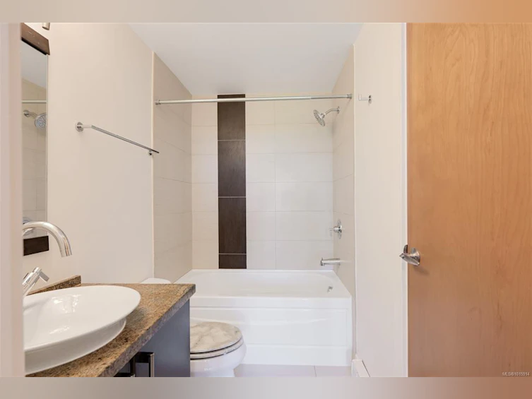 418-2745 Veterans Memorial Pkwy, Langford, BC, V9B 0H4 - 26