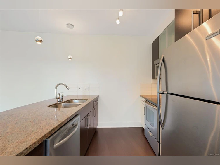 418-2745 Veterans Memorial Pkwy, Langford, BC, V9B 0H4 - 12