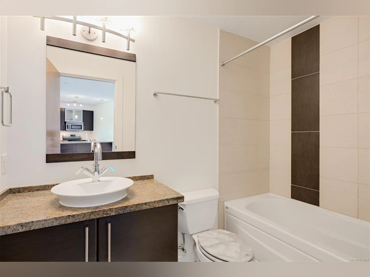 418-2745 Veterans Memorial Pkwy, Langford, BC, V9B 0H4 - 22