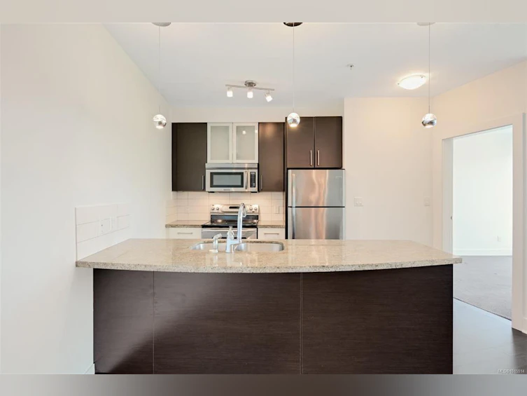 418-2745 Veterans Memorial Pkwy, Langford, BC, V9B 0H4 - 11