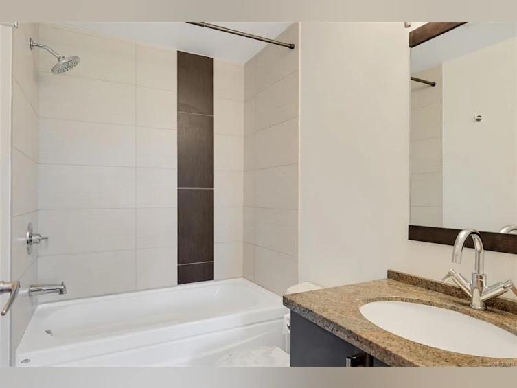 418-2745 Veterans Memorial Pkwy, Langford, BC, V9B 0H4 - 17