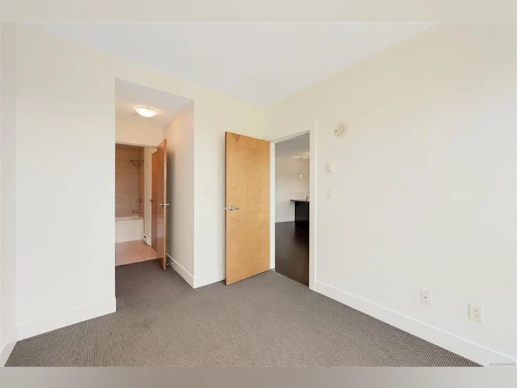 418-2745 Veterans Memorial Pkwy, Langford, BC, V9B 0H4 - 24