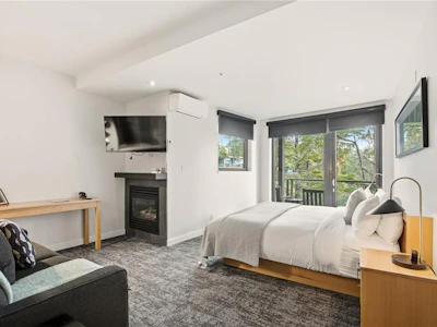 302-596 Marine Drive - 4