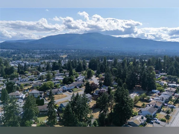 1756 Meredith Road, Nanaimo, BC, V9S 2M4