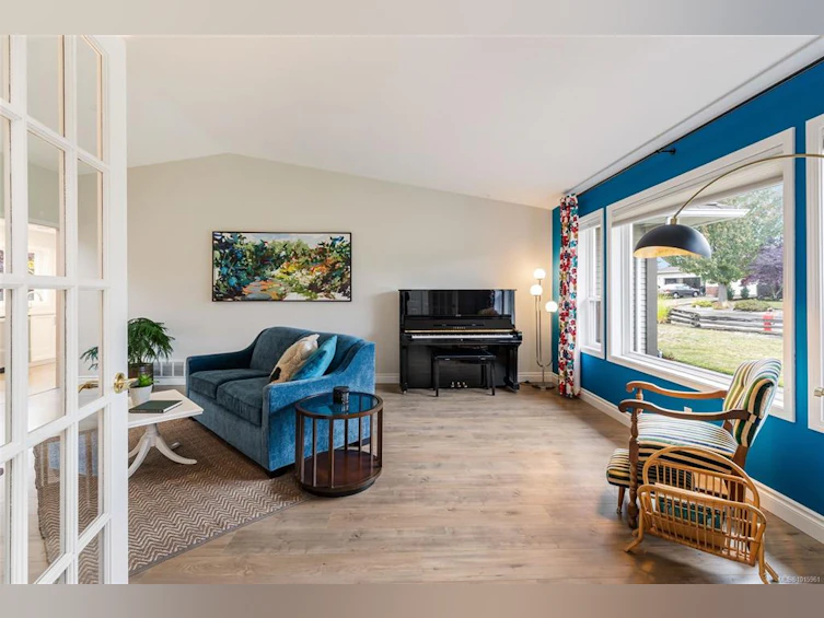 704 Foxtail Avenue, Parksville, BC, V9P 2S3 - 2