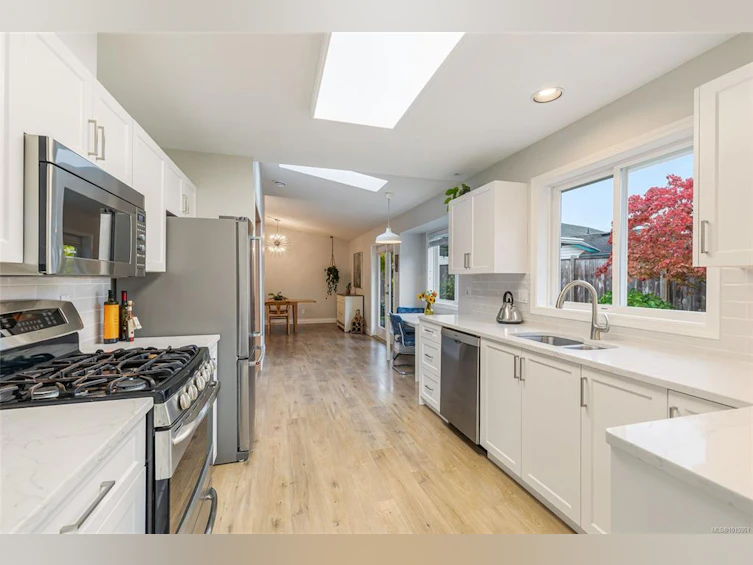 704 Foxtail Avenue, Parksville, BC, V9P 2S3 - 4