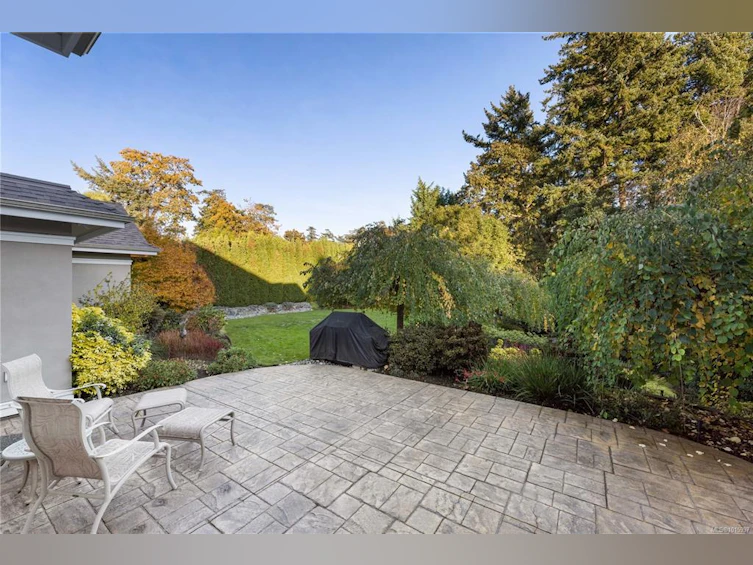 3721 Arbutus Ridge, Saanich, BC, V8N 6B3 - 45
