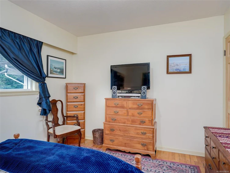 3983 Oakwood Street, Saanich, BC, V8N 3M9 - 11