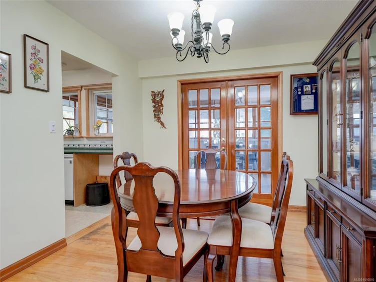 3983 Oakwood Street, Saanich, BC, V8N 3M9 - 6