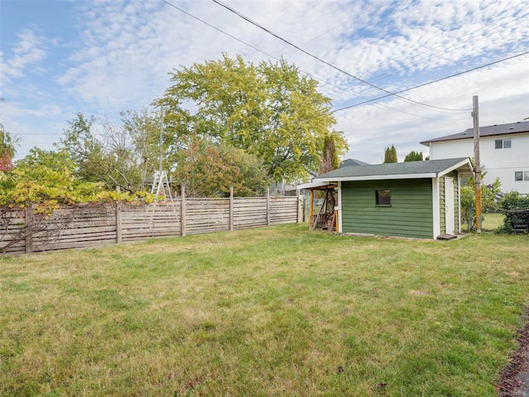 3983 Oakwood Street, Saanich, BC, V8N 3M9 - 24