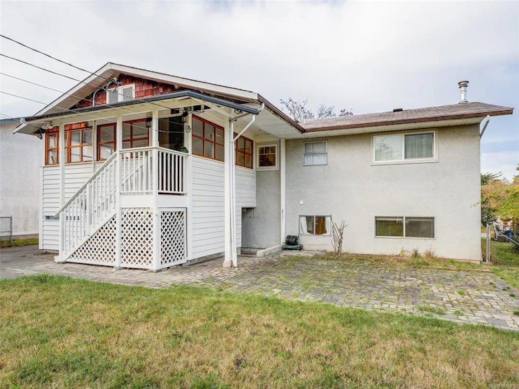 3983 Oakwood Street, Saanich, BC, V8N 3M9 - 25