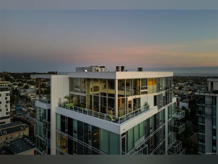 1702-989 Johnson Street, Victoria, BC, V8V 0E3 - 3