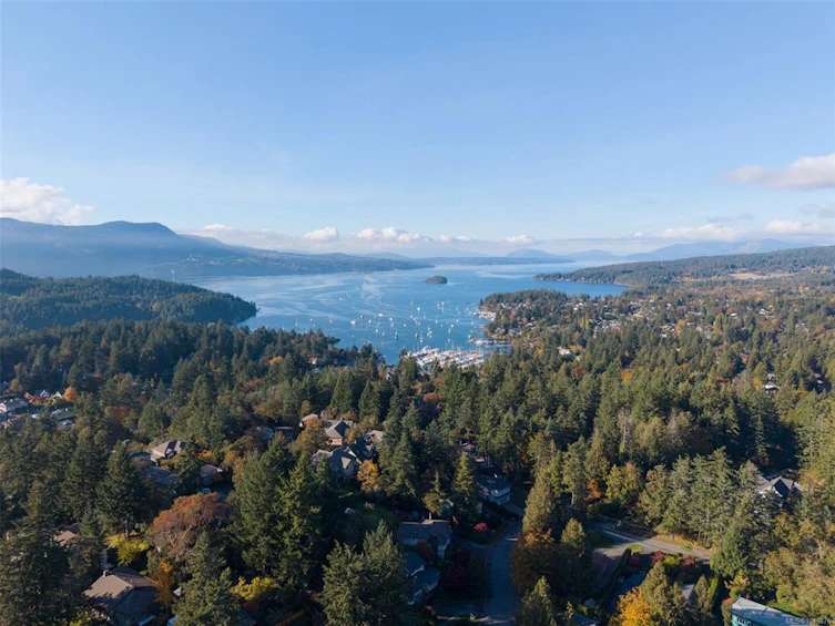 6758 Amwell Drive, Central Saanich, BC, V8M 1A1 - 49