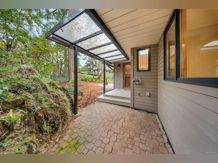 6758 Amwell Drive, Central Saanich, BC, V8M 1A1 - 41