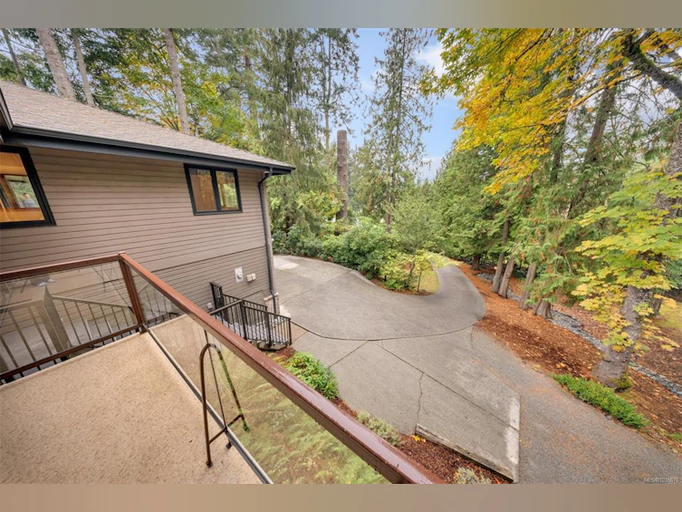 6758 Amwell Drive, Central Saanich, BC, V8M 1A1 - 8