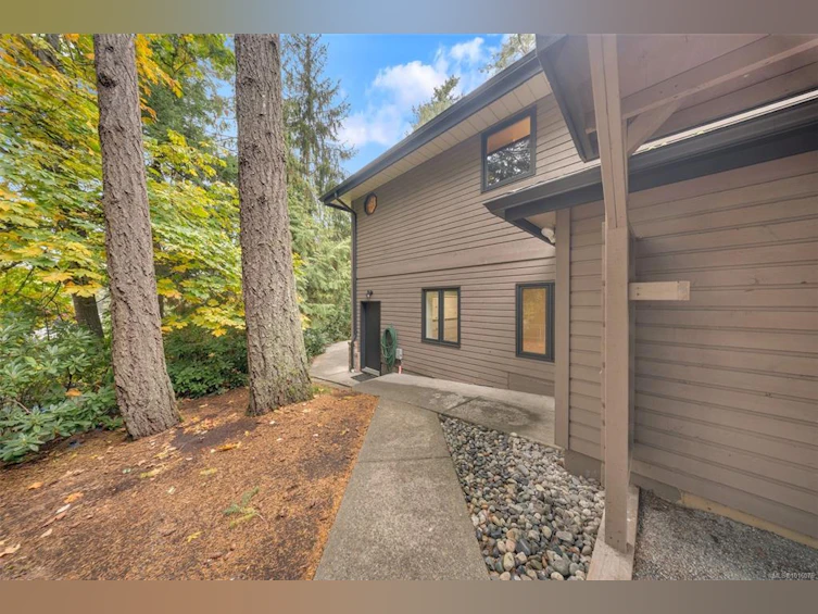 6758 Amwell Drive, Central Saanich, BC, V8M 1A1 - 43