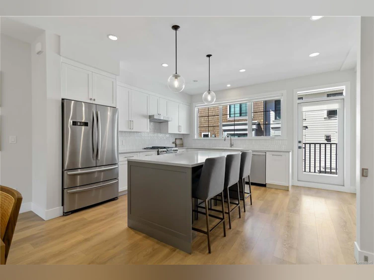 10-1810 Kings Road, Saanich, BC, V8R 2P3 - 16