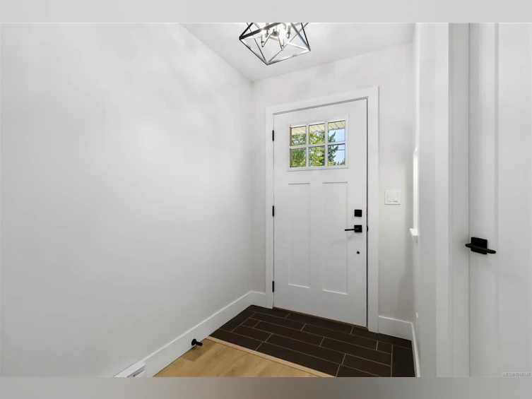 10-1810 Kings Road, Saanich, BC, V8R 2P3 - 10