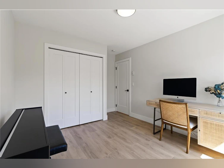 10-1810 Kings Road, Saanich, BC, V8R 2P3 - 38