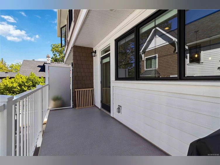 10-1810 Kings Road, Saanich, BC, V8R 2P3 - 45