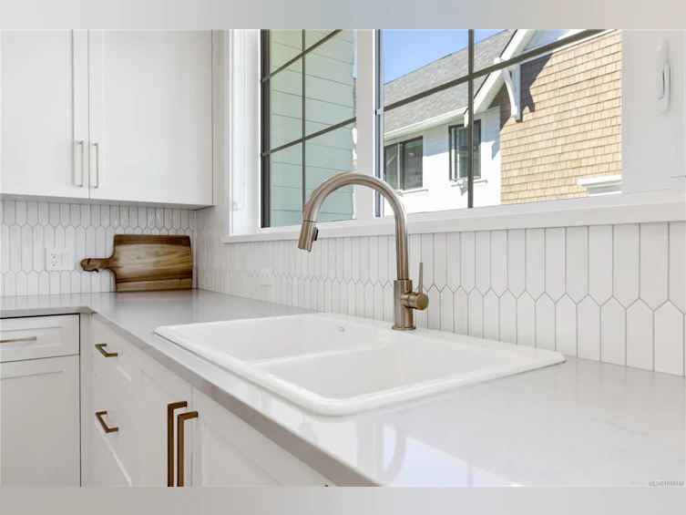 10-1810 Kings Road, Saanich, BC, V8R 2P3 - 20
