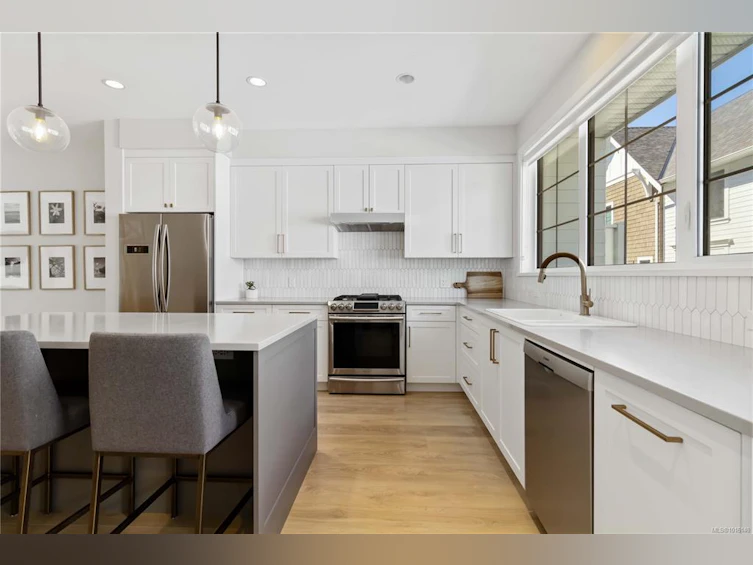 10-1810 Kings Road, Saanich, BC, V8R 2P3 - 21
